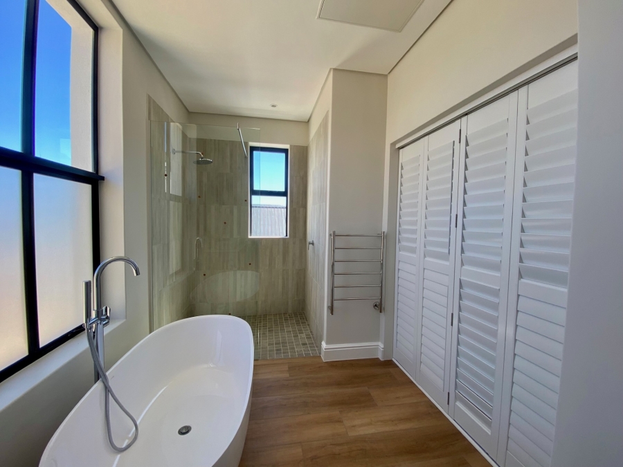 3 Bedroom Property for Sale in La Roche Western Cape